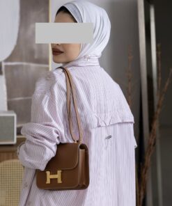 Alternative view of pinksh shirt