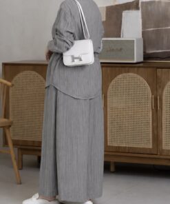 Alternative view of GRAY SKIRT SET
