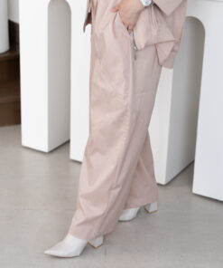 Alternative view of pinkish set